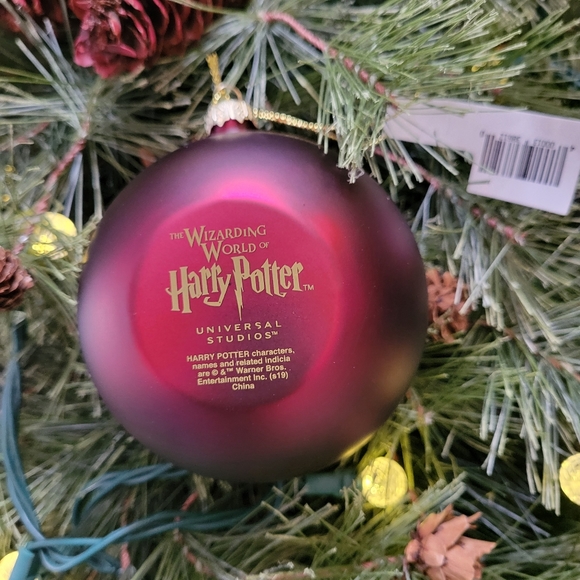 Universal Studios Wizarding World Harry Potter Platform 9 3/4 Glass Ornament NWT - Picture 3 of 3